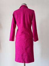 Load image into Gallery viewer, 1950s - REISS MANN - Stunning Fuchsia Atomic Print Wool Ensemble - W26/27 (66/68cm)