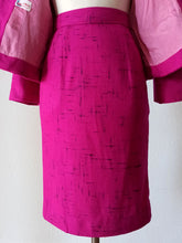 Load image into Gallery viewer, 1950s - REISS MANN - Stunning Fuchsia Atomic Print Wool Ensemble - W26/27 (66/68cm)