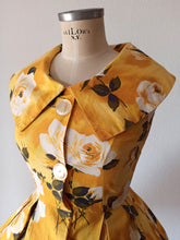 Charger l'image dans la galerie, 1950s - Spectacular Roseprint Cotton Dress - W27.5 (70cm)