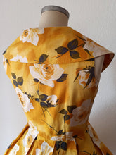 Charger l'image dans la galerie, 1950s - Spectacular Roseprint Cotton Dress - W27.5 (70cm)