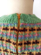 Cargar imagen en el visor de la galería, 1950s 1960s - Gorgeous Hand Knitted Back Zipper Jumper