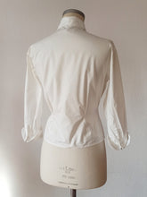 Laden Sie das Bild in den Galerie-Viewer, 1950s - NOVELSTYL-BOUSSAC, France - Exquisite Embroidery Blouse - W31 (82cm)