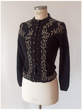 Charger l'image dans la galerie, 1950s 1960s - KIMESON, Hong Kong - Stunning Beaded Wool Cardigan