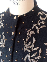 Charger l'image dans la galerie, 1950s 1960s - KIMESON, Hong Kong - Stunning Beaded Wool Cardigan