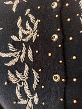 Charger l'image dans la galerie, 1950s 1960s - KIMESON, Hong Kong - Stunning Beaded Wool Cardigan