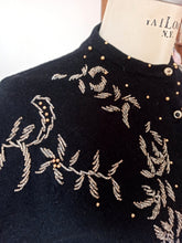 Charger l'image dans la galerie, 1950s 1960s - KIMESON, Hong Kong - Stunning Beaded Wool Cardigan
