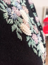 Charger l'image dans la galerie, 1950s 1960s - KING, Hong Kong - Stunning Beaded Grapes Wool Cardigan