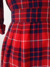 Charger l'image dans la galerie, 1950s - Gorgeous Red Tartan Flannel Dress - W26 (66cm)