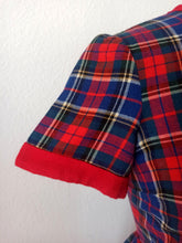 Laden Sie das Bild in den Galerie-Viewer, 1950s 1960s - Adorable Tartan Flannel Dress - W29 (74cm)