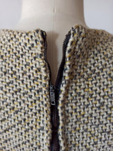 Cargar imagen en el visor de la galería, 1950s 1960s - Super Chic Wool Dress - W28.5 (72cm)