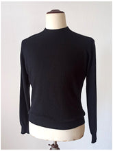 Cargar imagen en el visor de la galería, 1950s 1960s - PRINGLE, Scotland - Black Cashmere Men's Sweater - Sz 40