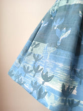 Load image into Gallery viewer, 1950s 1960s - Gorgeous Water Lilies Cotton Dress - W30 (76cm)