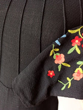 Cargar imagen en el visor de la galería, 1930s - Spectacular Austrian Embroidered Crepe Dress - W30 (76cm)