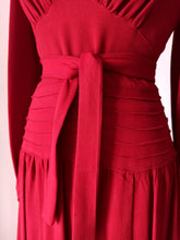 Charger l'image dans la galerie, 1940s - Stunning Burgundy Crepe Dress - W31 (78cm)