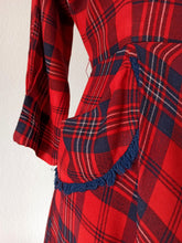 Cargar imagen en el visor de la galería, 1940s - Gorgeous Tartan Flannel Wool Dress - W30 (76cm)