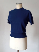 Cargar imagen en el visor de la galería, 1950s - PRINGLE, Scotland - Dark Oxford Blue Cashmere Twin Set - Sz 40
