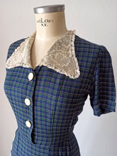 Charger l'image dans la galerie, 1940s - Adorable Flannel Wool Tartan Dress - W31 (80cm)