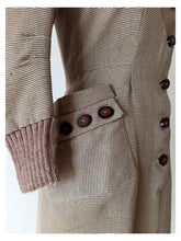 Cargar imagen en el visor de la galería, 1940s - Fabulous Striped Jersey Wool Dress - W29 (74cm)