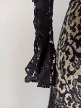 Cargar imagen en el visor de la galería, 1930s - Exquisite Black Velvet Roses Lace Dress - W32 (82cm)