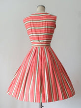 Cargar imagen en el visor de la galería, 1950s - PARIS - Delightful Cotton Bolero Dress - W26 (66cm)