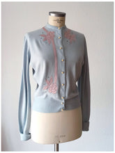 Cargar imagen en el visor de la galería, 1950s - Adorable Roses & Rhinestones Soft Wool Cardigan