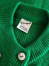 Laden Sie das Bild in den Galerie-Viewer, 1960s - TRICOPOL, Barcelona - Deadstock Embroidered Green Cardigan - S/M
