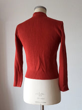 Laden Sie das Bild in den Galerie-Viewer, 1960s - TRICOPOL, Barcelona - Deadstock Embroidered Brick Cardigan - S/M