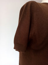 Laden Sie das Bild in den Galerie-Viewer, 1950s 1960s - BALLANTYNE, Scotland - Dark Brown Cashmere Twin Set - Sz 42