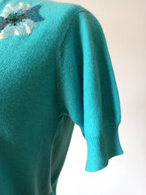 Charger l'image dans la galerie, 1950s - BALLANTYNE, Scotland - Intarsia Turquoise Cashmere Sweater