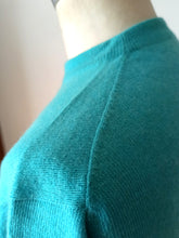 Charger l'image dans la galerie, 1950s - BALLANTYNE, Scotland - Intarsia Turquoise Cashmere Sweater