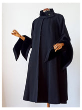 Load image into Gallery viewer, 1940s 1950s - HOLLYWOOD, Argentina - Outstanding Massive Triangle Cuffs Coat