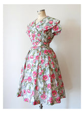 Load image into Gallery viewer, 1950s - Stunning Superb Collar Floral Dress - W30 (76cm)