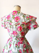 Load image into Gallery viewer, 1950s - Stunning Superb Collar Floral Dress - W30 (76cm)