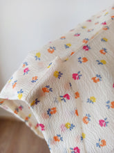 Load image into Gallery viewer, 1950s - Adorable Textured Nylon Floral Blouse - W34 (88cm)