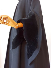 Load image into Gallery viewer, 1940s 1950s - HOLLYWOOD, Argentina - Outstanding Massive Triangle Cuffs Coat