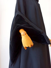 Load image into Gallery viewer, 1940s 1950s - HOLLYWOOD, Argentina - Outstanding Massive Triangle Cuffs Coat