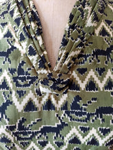 Load image into Gallery viewer, 1950s - Gorgeous Reindeers Sleighs Dress - W24.5 (62cm)