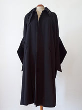 Load image into Gallery viewer, 1940s 1950s - HOLLYWOOD, Argentina - Outstanding Massive Triangle Cuffs Coat