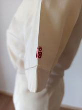 Cargar imagen en el visor de la galería, 1940s 1950s - Precious Chinese Embroidered Silk Blouse - W30 (76cm)