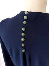 Cargar imagen en el visor de la galería, 1940s - Stunning Beaded Crepe Dress - W33 (84cm)
