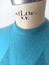 Charger l'image dans la galerie, 1950s - BALLANTYNE, Scotland - Iconic Intarsia Cashmere Sweater - Sz L