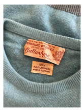 Charger l'image dans la galerie, 1950s - BALLANTYNE, Scotland - Iconic Intarsia Cashmere Sweater - Sz L