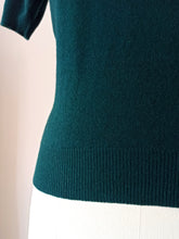 Cargar imagen en el visor de la galería, 1950s - DRUMHOR, Scotland - Forest Green Cashmere Jumper