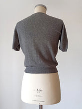 Cargar imagen en el visor de la galería, 1950s - BRAEMAR, Scotland - Grey Cashmere Jumper - Sz Medium