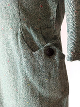 Cargar imagen en el visor de la galería, 1940s - Marvelous Green Flecked Wool Dress - W29 (74cm)