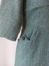 Cargar imagen en el visor de la galería, 1940s - Marvelous Green Flecked Wool Dress - W29 (74cm)