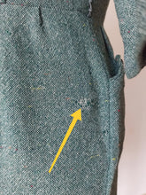 Cargar imagen en el visor de la galería, 1940s - Marvelous Green Flecked Wool Dress - W29 (74cm)