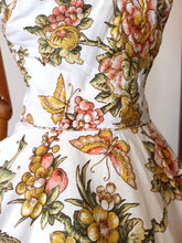 Laden Sie das Bild in den Galerie-Viewer, 1950s - Spectacular Butterflies Birds Rhinestones Dress - W25 (64cm)