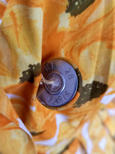 Laden Sie das Bild in den Galerie-Viewer, 1950s - PARIS - Stunning Yellow Floral Cotton Dress - W24.5 (62cm)