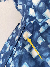 Load image into Gallery viewer, 1950s 1960s - PARIS - Adorable Abstract Cotton Dress - W31.5 (80cm)